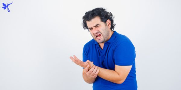 common-mistakes-to-avoid-when-experiencing-wrist-pain Common Mistakes to Avoid When Experiencing Wrist Pain