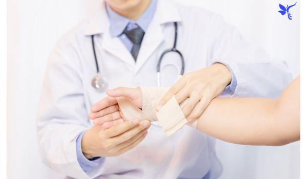 When to Seek Professional Help for Persistent Pickleball Wrist Pain